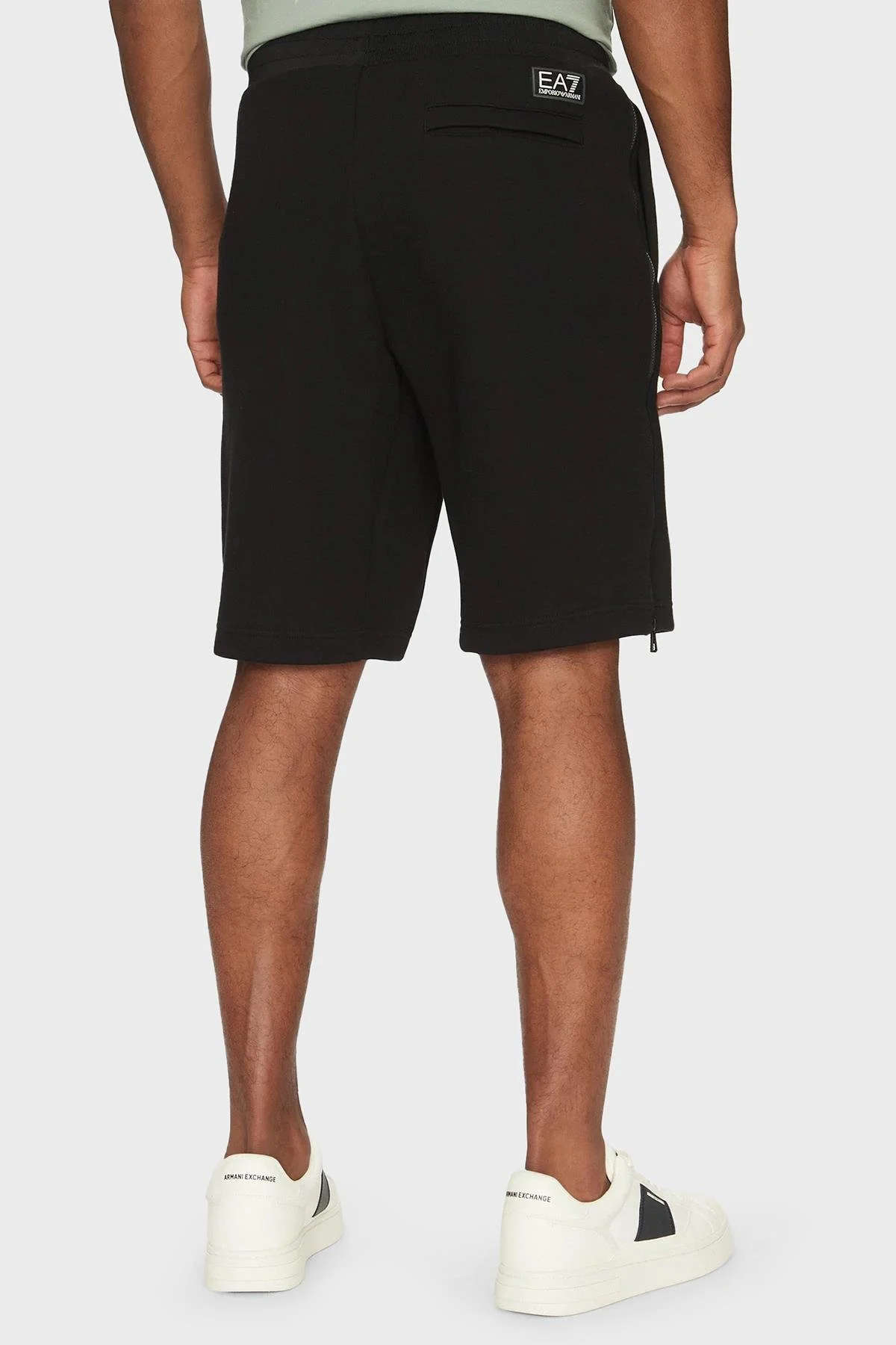 Emporio Armani EA7 Logo Series Kişilər üçün şortlar