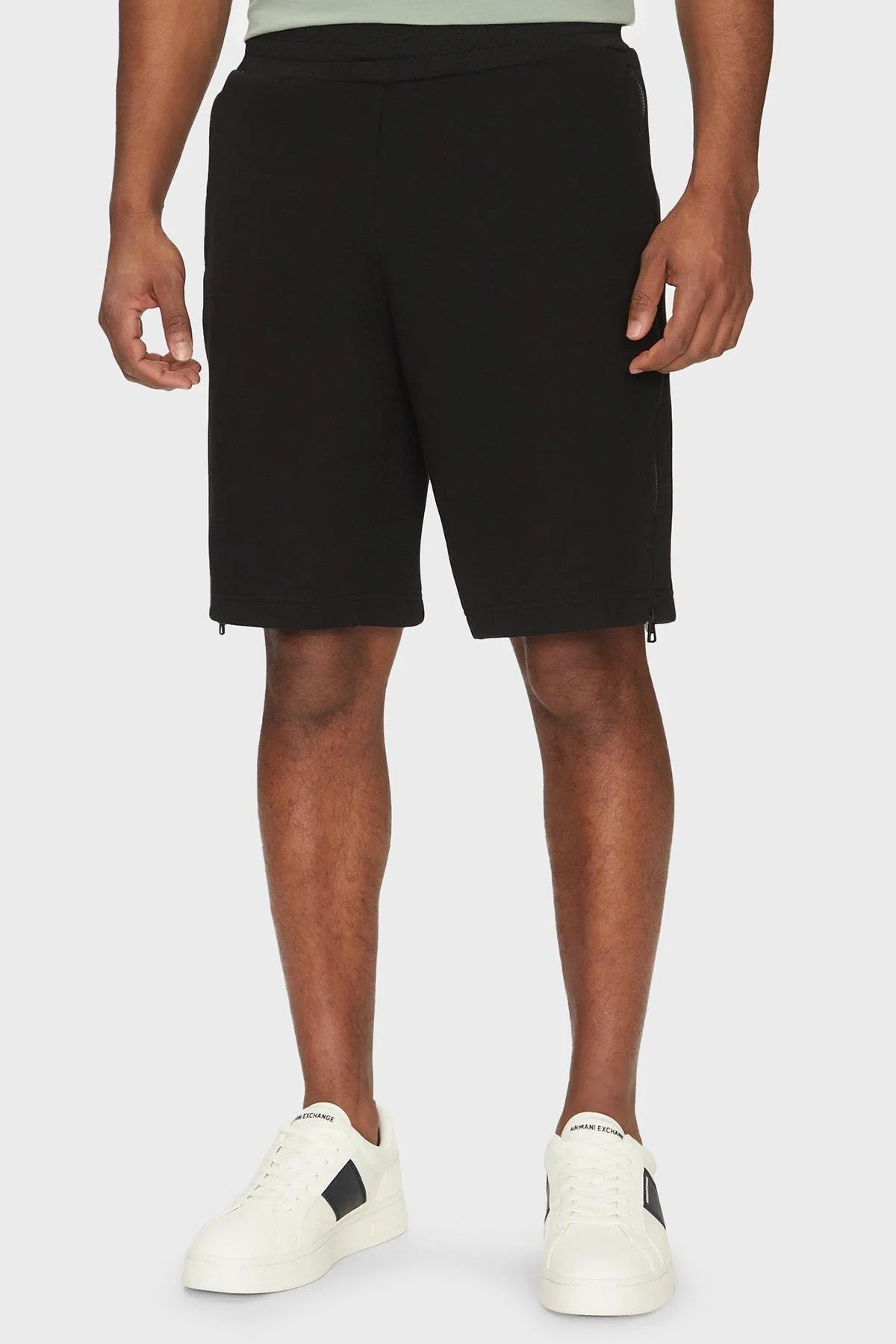 Emporio Armani EA7 Logo Series Kişilər üçün şortlar