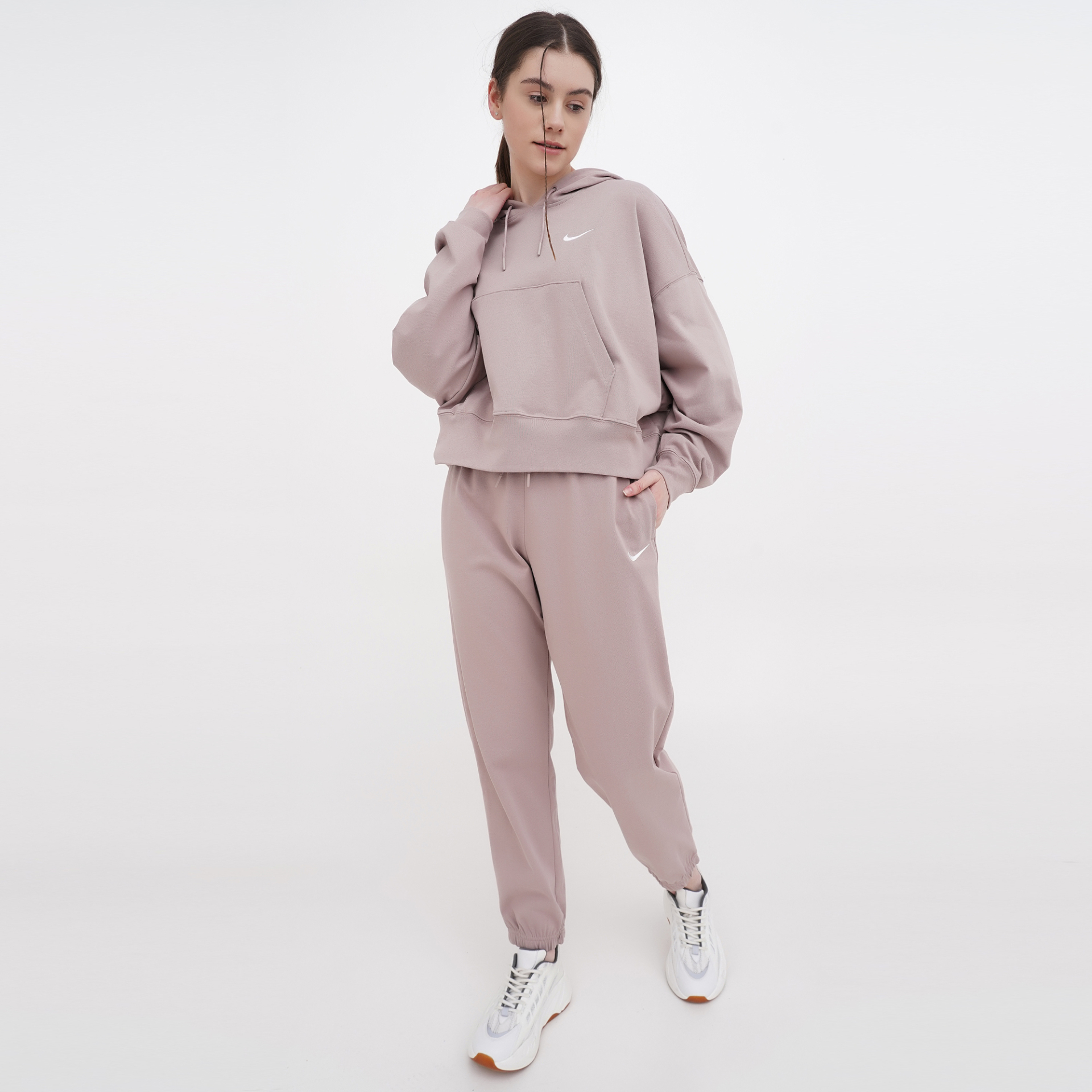 NIKE SPORTSWEAR
GÜNDƏLIK QADIN ŞALVARI