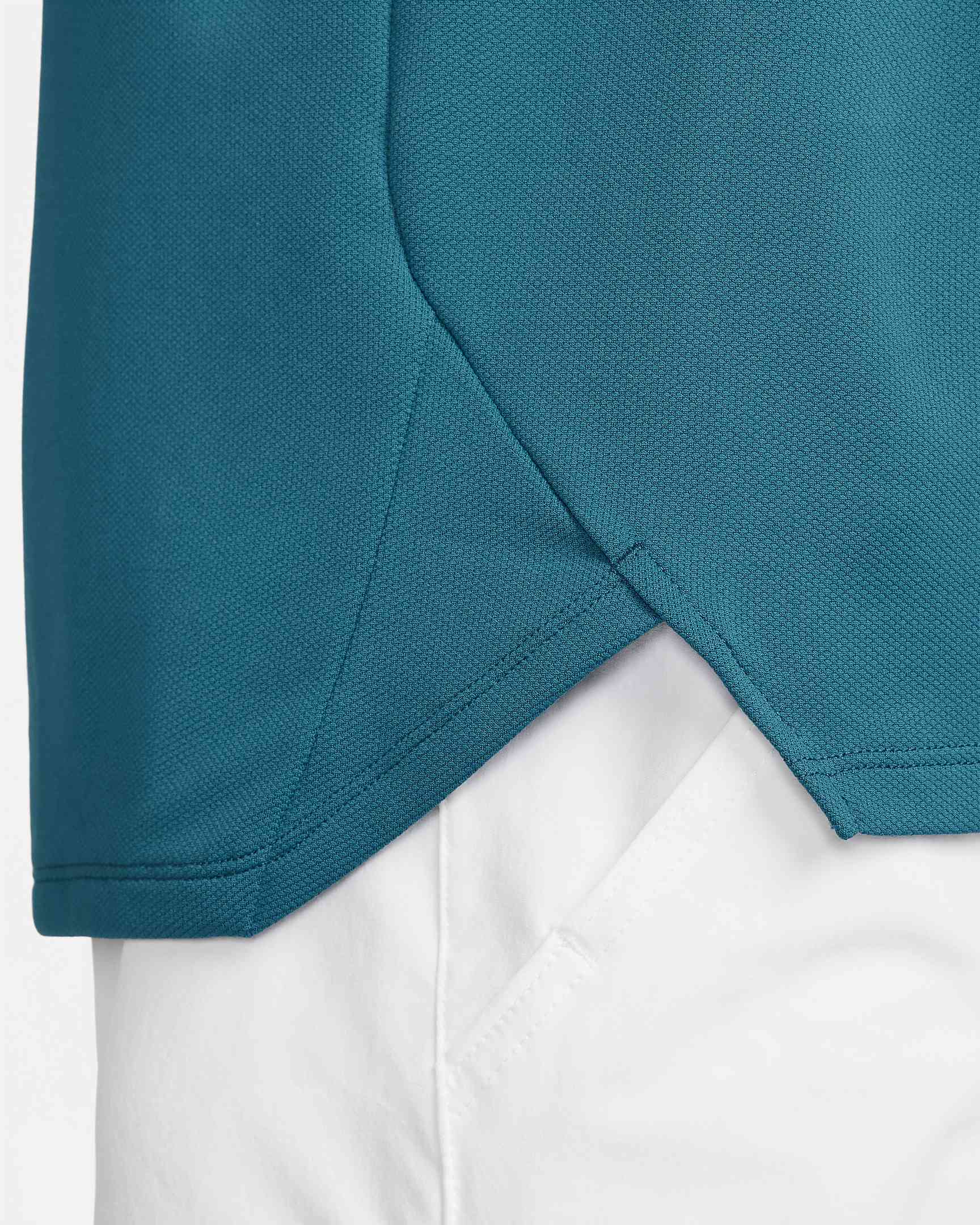 NIKE COURT DRI-FIT SLAM
QISAQOL KIŞI KÖYNƏYI