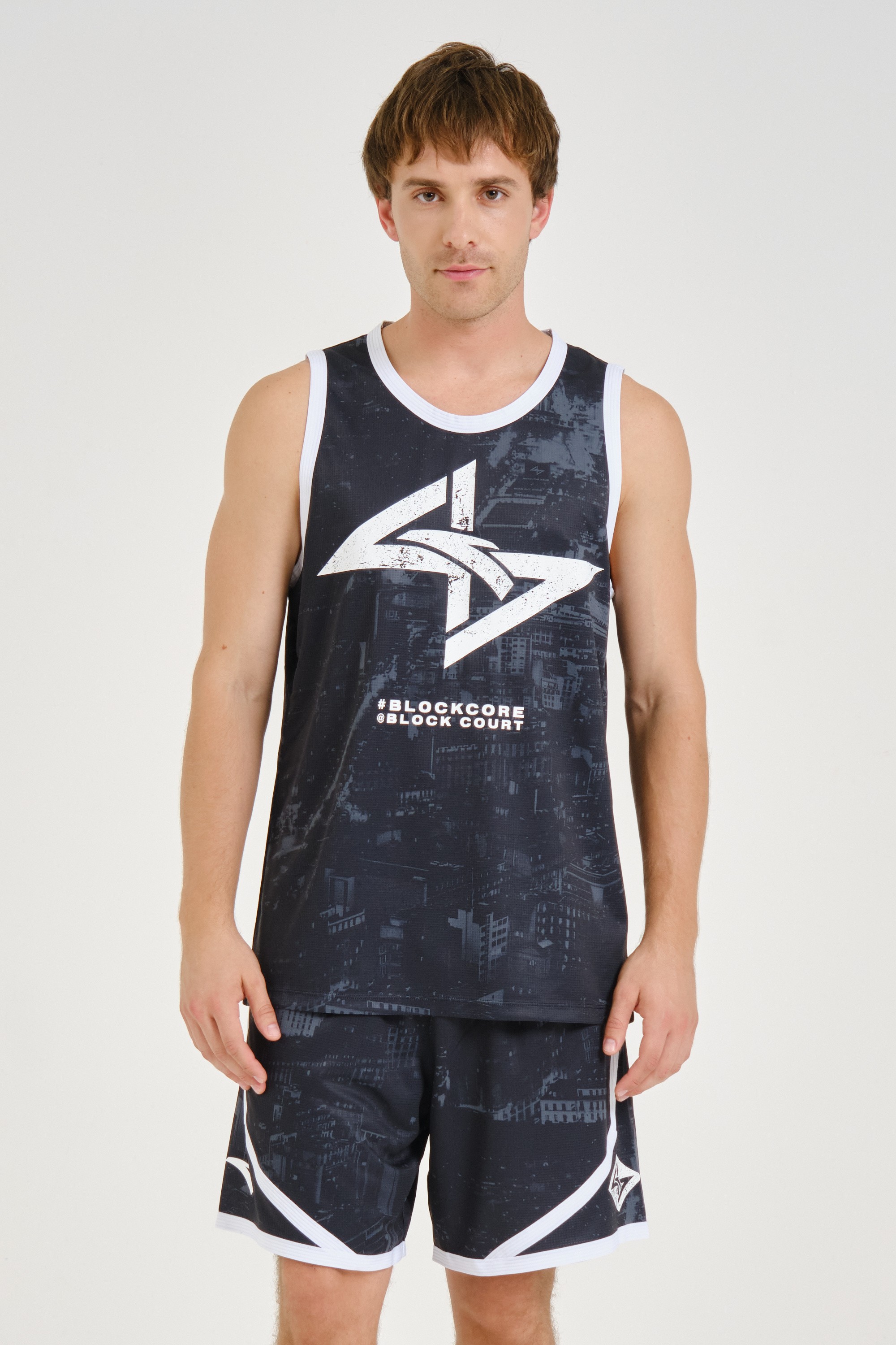 ANTA BLOCK COURT KİŞİ İDMAN DƏSTİ