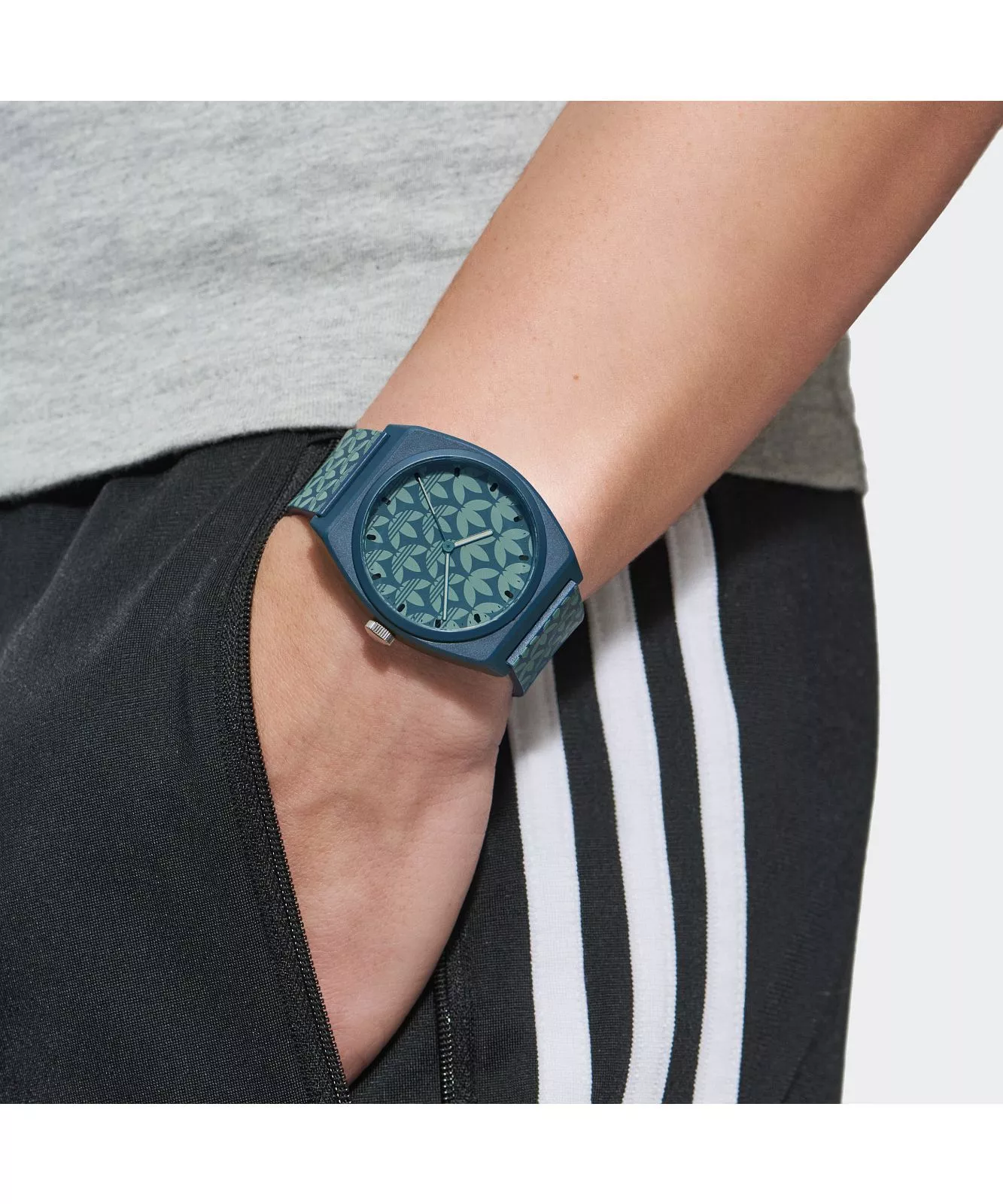 ADIDAS RIGINALS PROJECT TWO GRFX QADIN SAATI