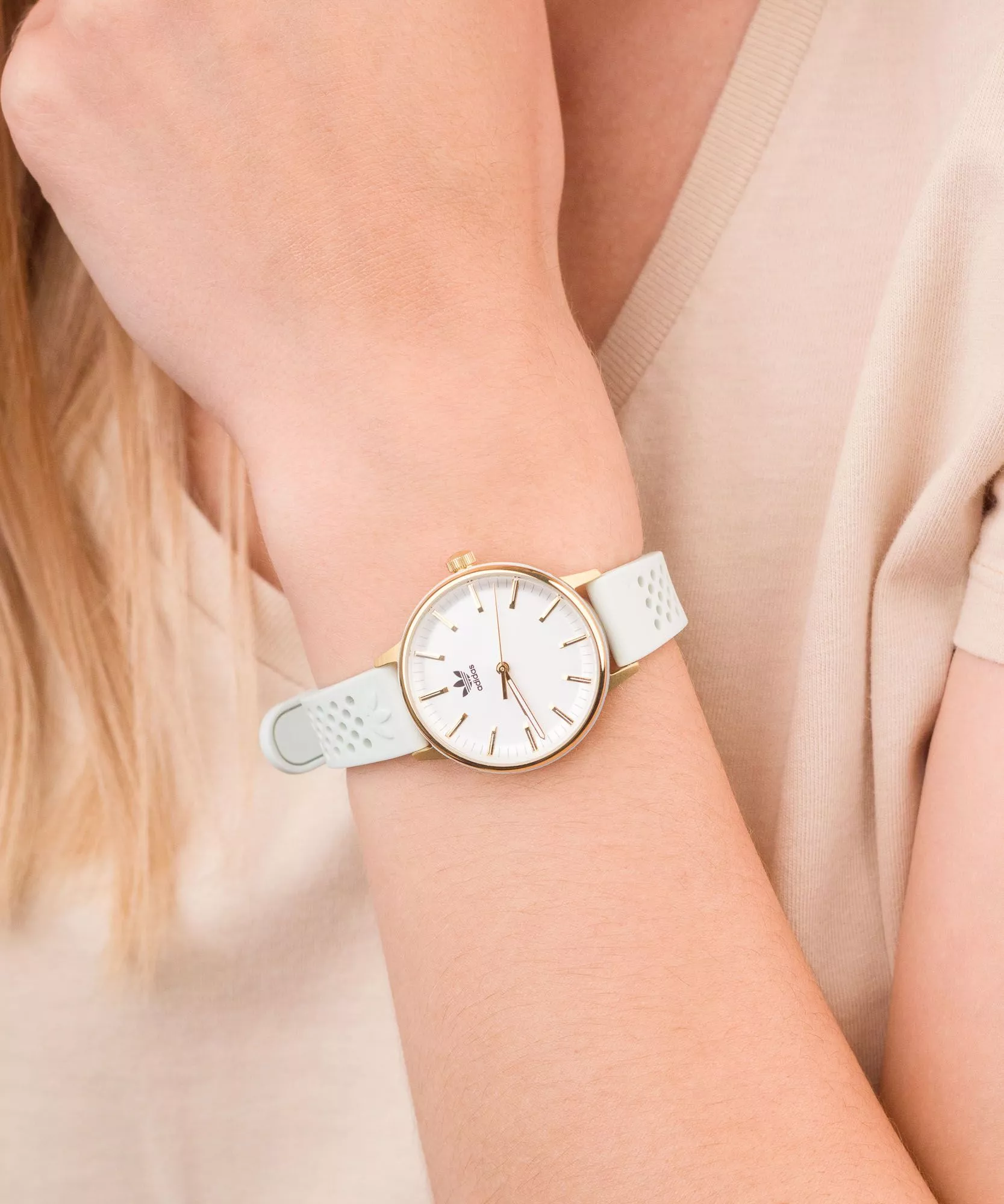 ADIDAS ORIGINALS CODE ONE XSMALL QADIN SAATI