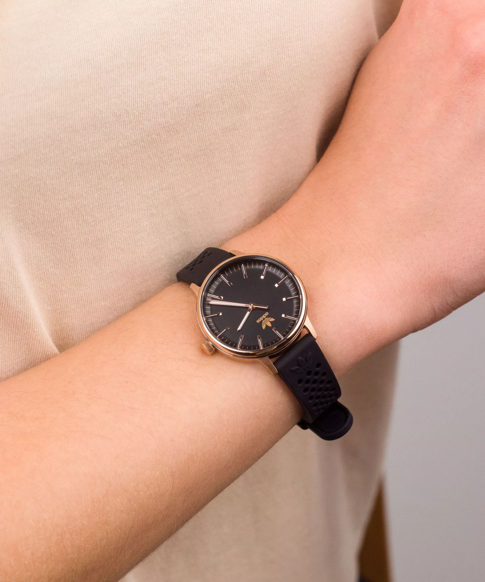 ADIDAS ORIGINALS CODE ONE XSMALL QADIN SAATI