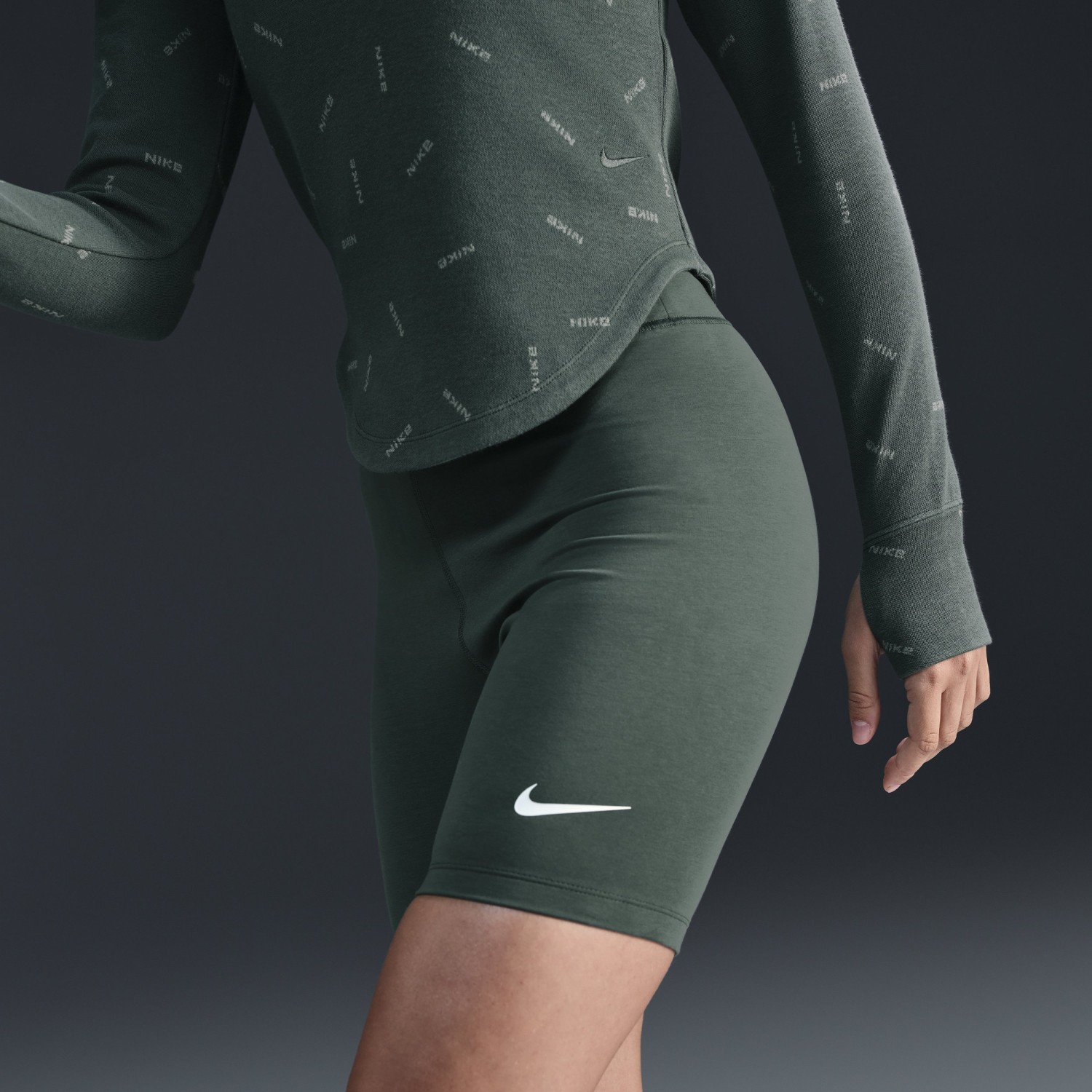 Nike Sportswear Classic QADIN ŞORTLARI