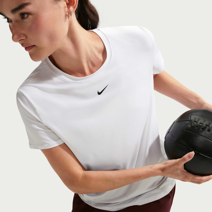 Nike One Classic Dri-FIT Qadınlar üçün qısaqol köynək