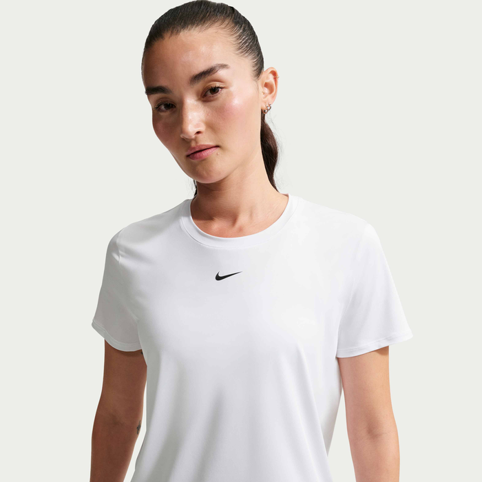 Nike One Classic Dri-FIT Qadınlar üçün qısaqol köynək