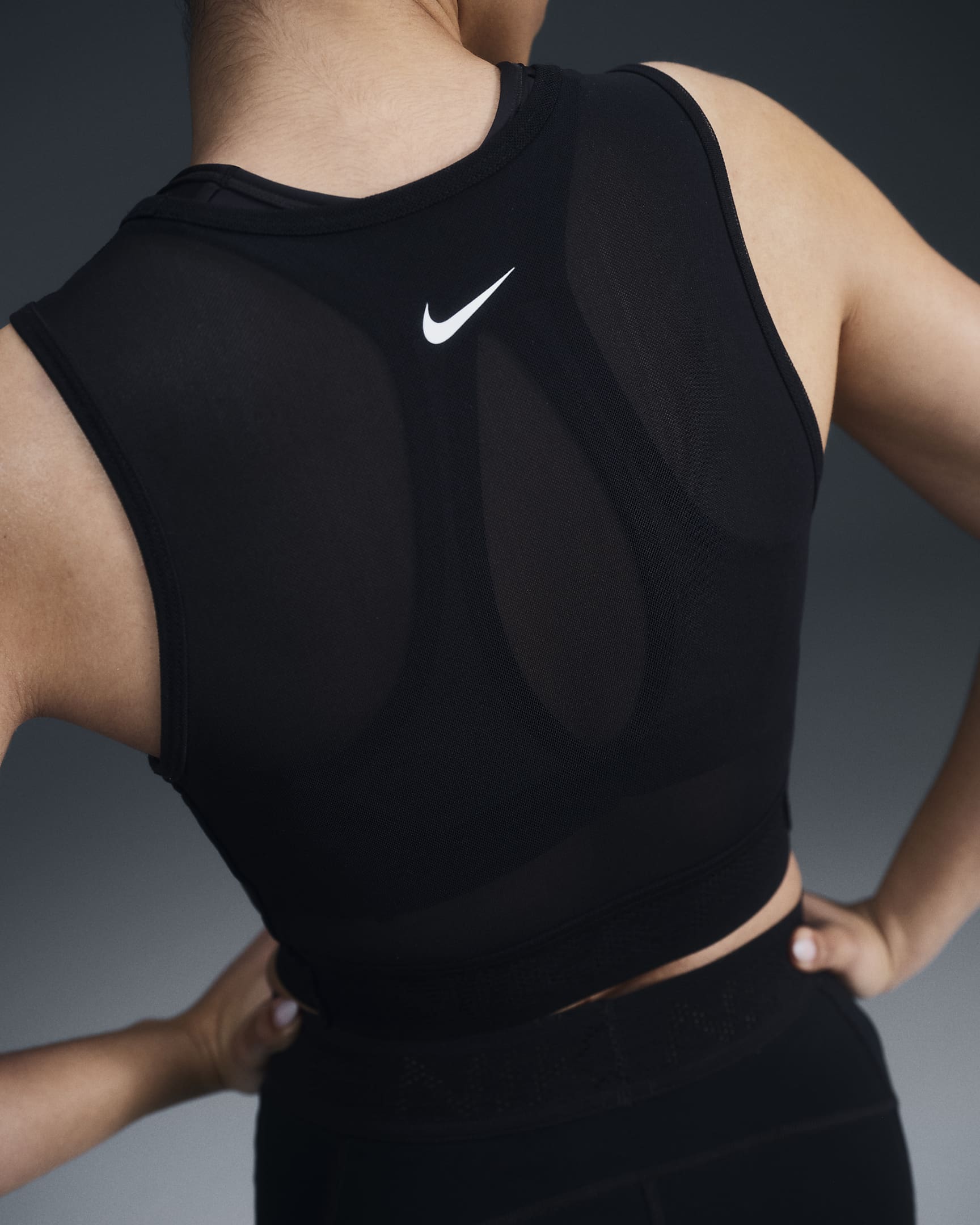 NIKE PRO
QADIN KROP TOP