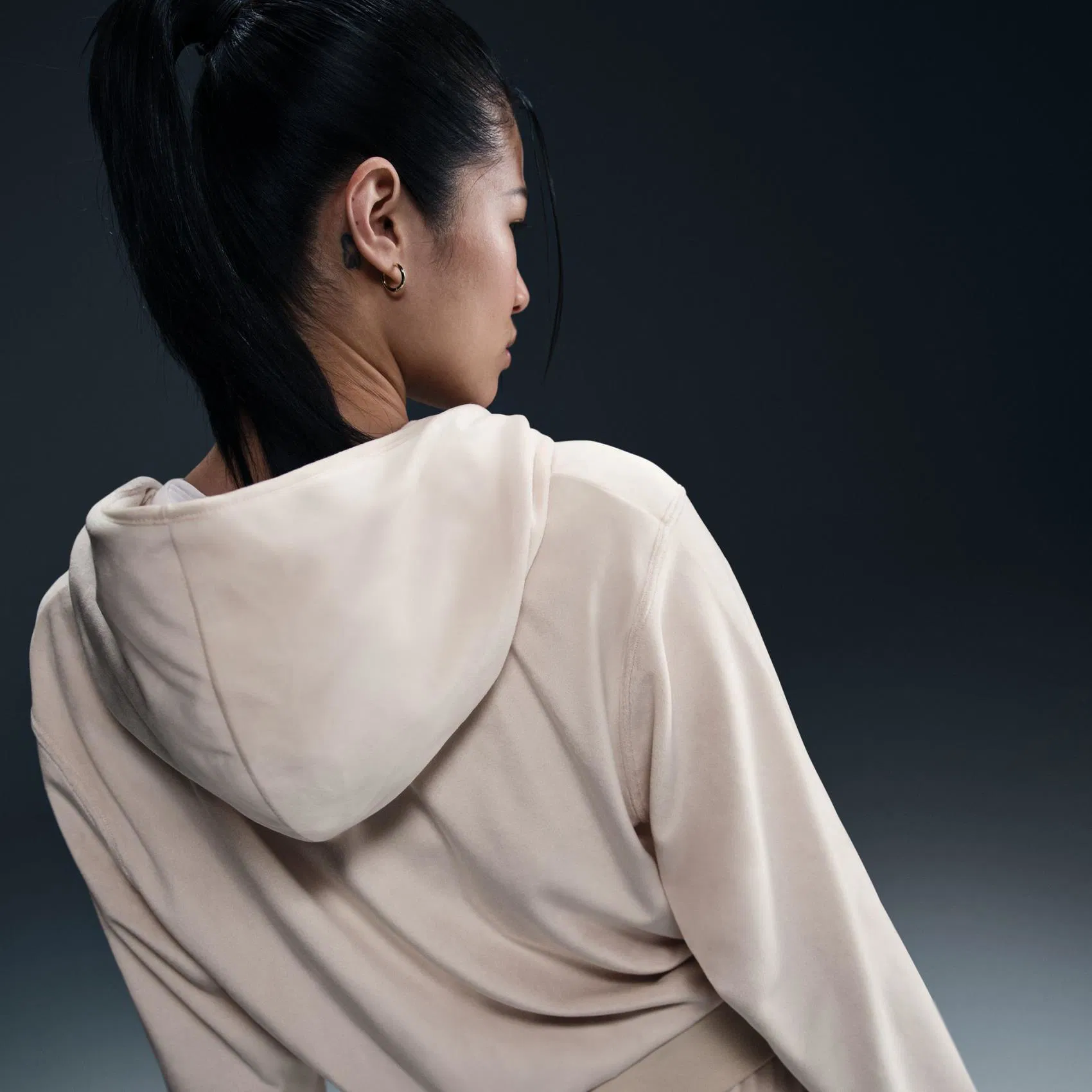 Nike Chill Velour WOMEN'S HOODIE