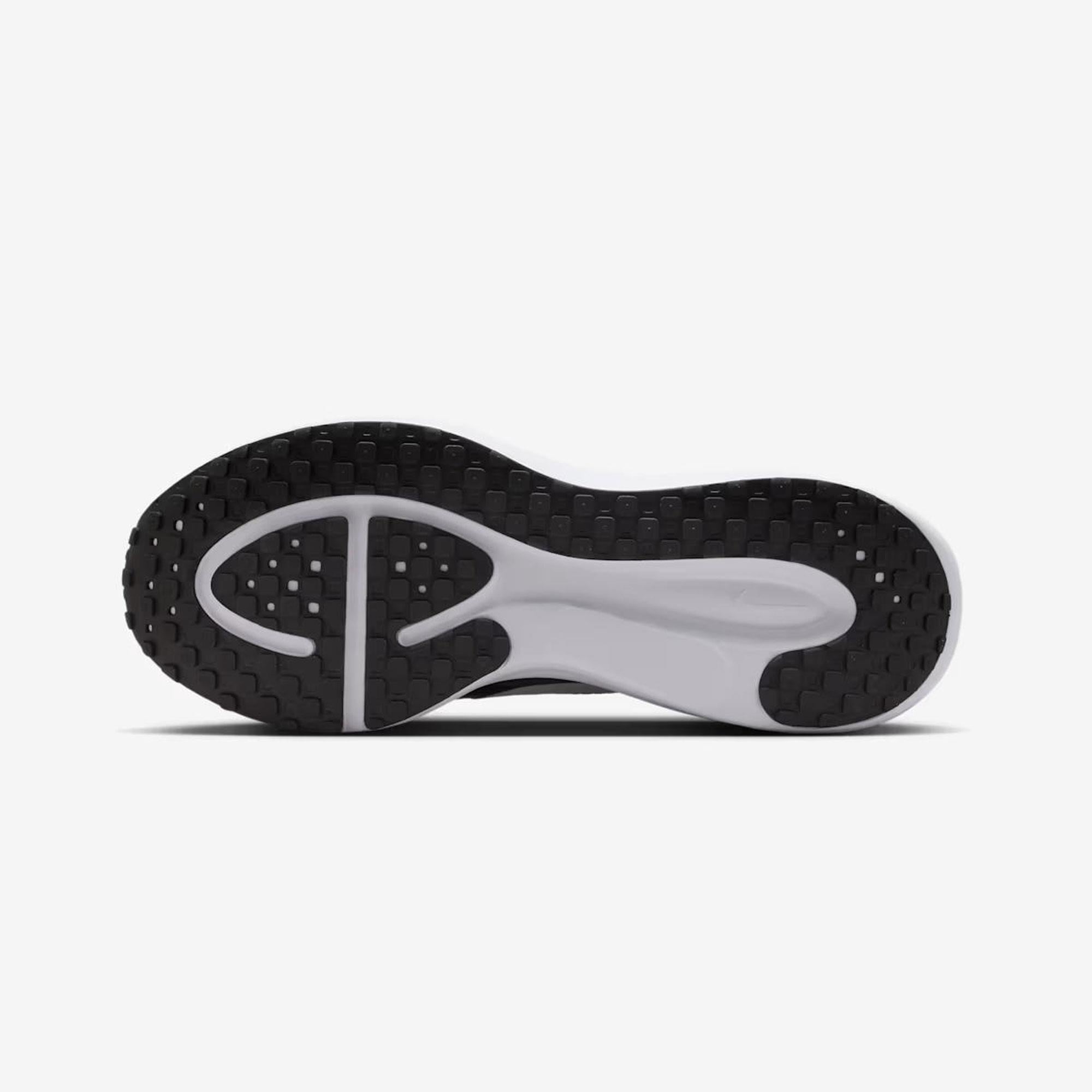 Nike Revolution 8 EasyOn Kişilər üçün krosovkalar