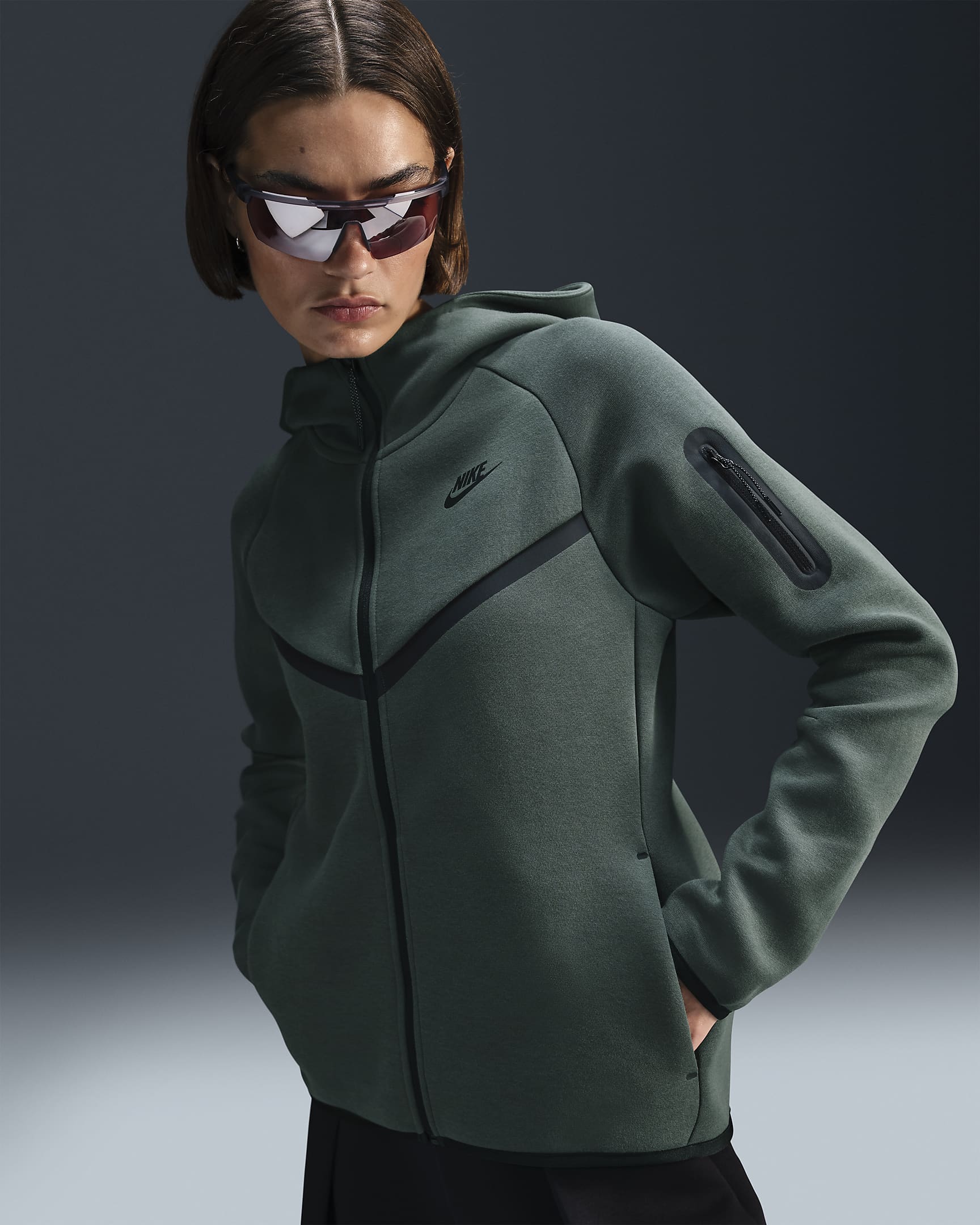 Nike Sportswear Tech Fleece Qadın Hudisi