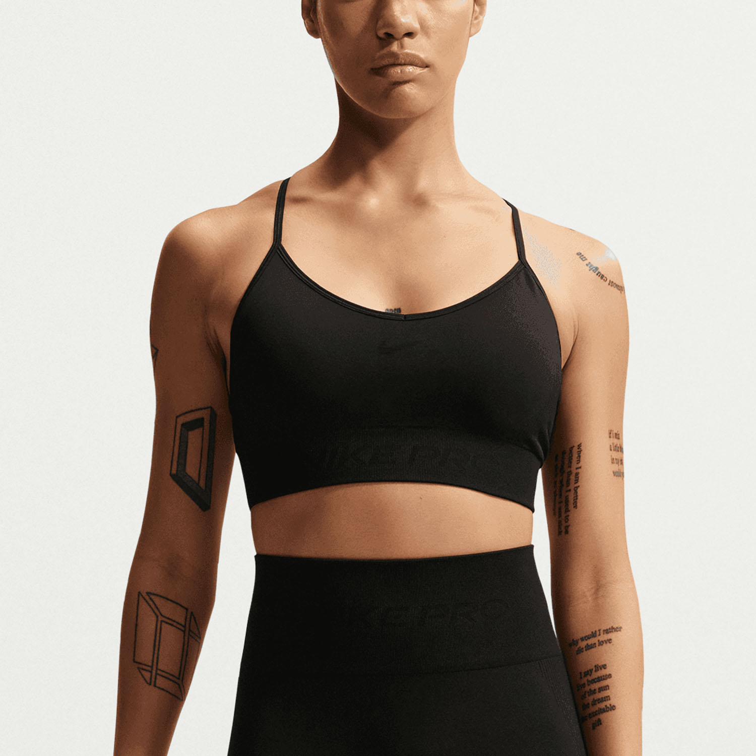 Nike Pro Seamless Light-Support Qadınlar üçün idman brası