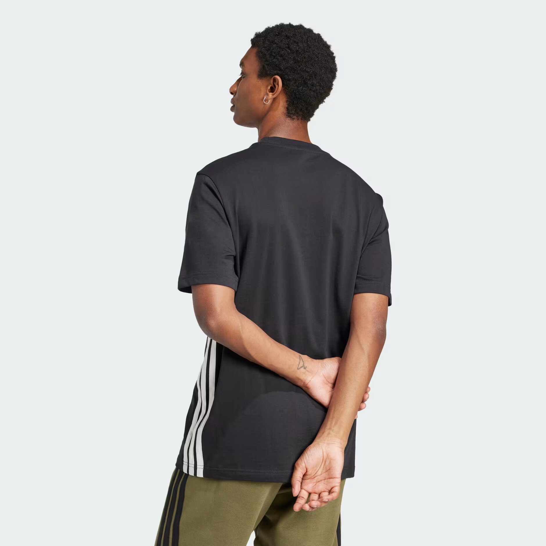 Adidas Essentials 3-Stripes Single Jersey Tee Kişilər üçün köynək