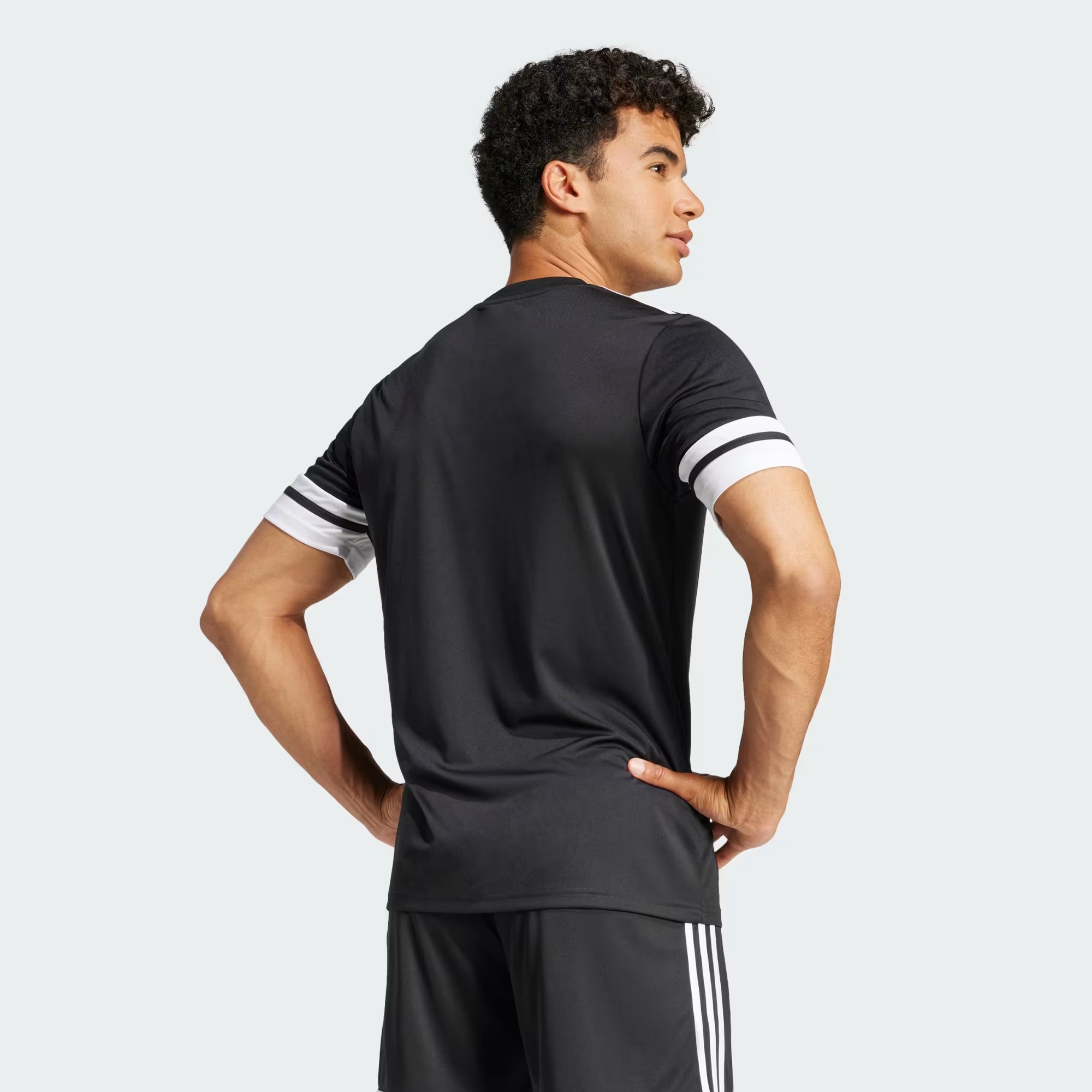 Adidas Squadra 25 Kişilər üçün futbol köynəyi